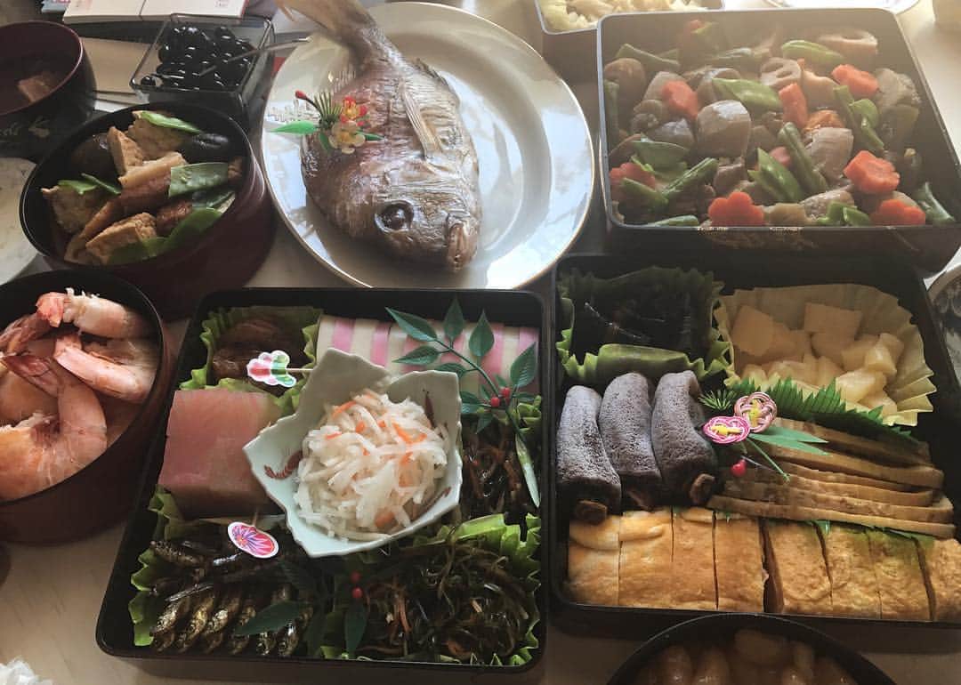 鈴華ゆう子のインスタグラム：「おせち料理」