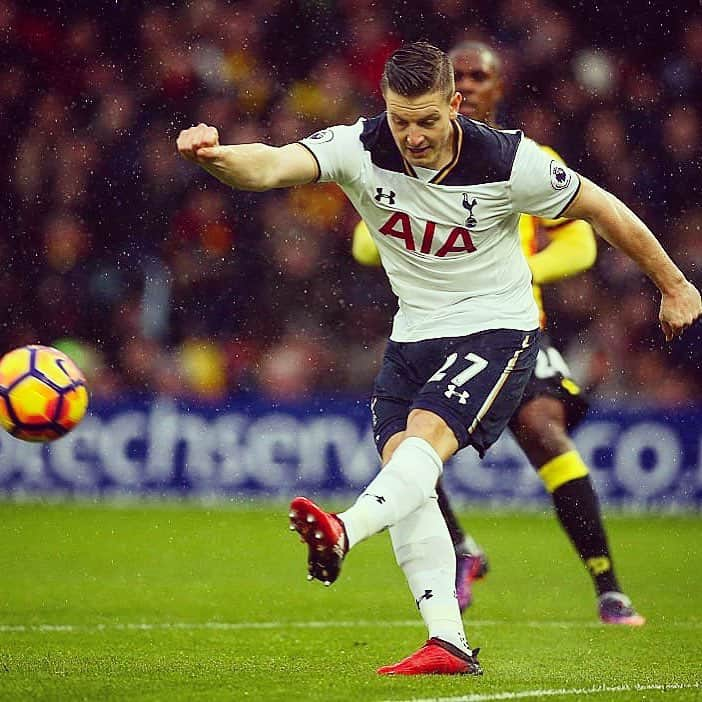 ケヴィン・ヴィマーさんのインスタグラム写真 - (ケヴィン・ヴィマーInstagram)「What a win!! 💙 #coys #happynewyear」1月2日 2時10分 - kevinwimmer28