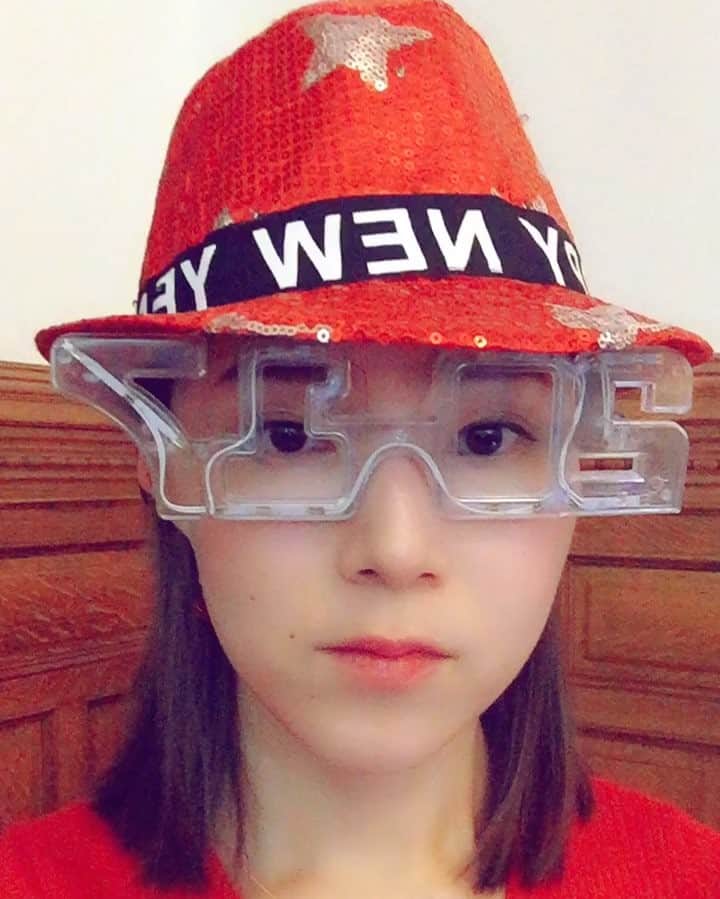 彩星りおんのインスタグラム：「I like these! Do you agree with me?😝 これ、どちらも三段階で光の加減を調節できるんです👍🏻え、いらん？ #newyear #newyork #nyc #instanyc #wishyouagoodyear #lifeinnyc #nyclife #ニューヨーク  #ニューヨーク生活」