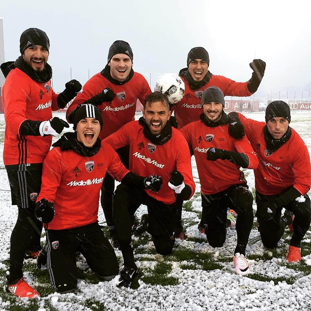 マシュー・レッキーさんのインスタグラム写真 - (マシュー・レッキーInstagram)「Back in to training... winning team 👌⚽️!!!」1月3日 2時51分 - lecks.7