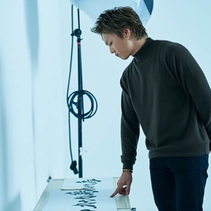EXILE TAKAHIRO（なりきり）のインスタグラム：「ご存知の方も多いと思いますが、なんと僕EXILE TAKAHIROのファンクラブイベントが決定いたしました！！！✨ 本当にありがとうございます！ 今年からLDHは新体制となって、世界へさらに発信していく中で 「自分も頑張らなきゃ」 と思い、今回ファンクラブイベントをさせていただく事になりました。 ファンクラブイベントをしようと思ったのは、昨年開催された HiGH&LOW THE MOVIE で全国を回って本当にたくさんの方と同じ空間を過ごして。 もっと皆さんを楽しませたいと思い、こうなりました！ 2017年、さらに皆さんを楽しませるようなことをしていきたいと思っていますので、楽しみに待っていてください！！」