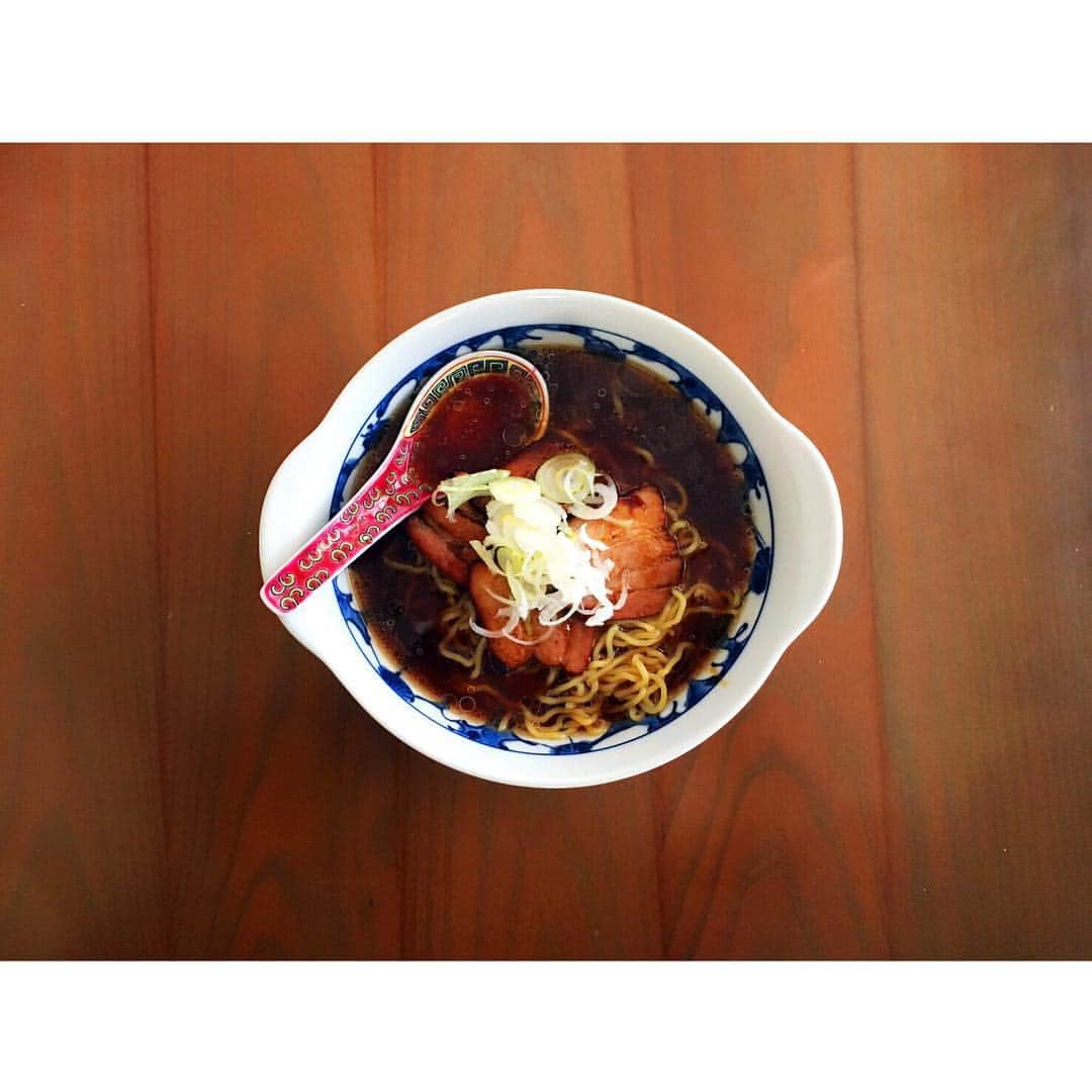 吉谷彩子さんのインスタグラム写真 - (吉谷彩子Instagram)「朝からラーメン作った  新福菜館みたいな美味しいので来ましたっ  #ラーメン#朝ラーメン #新福菜館 #実はチャーシューも手作り」1月3日 14時33分 - ayako_yoshitani