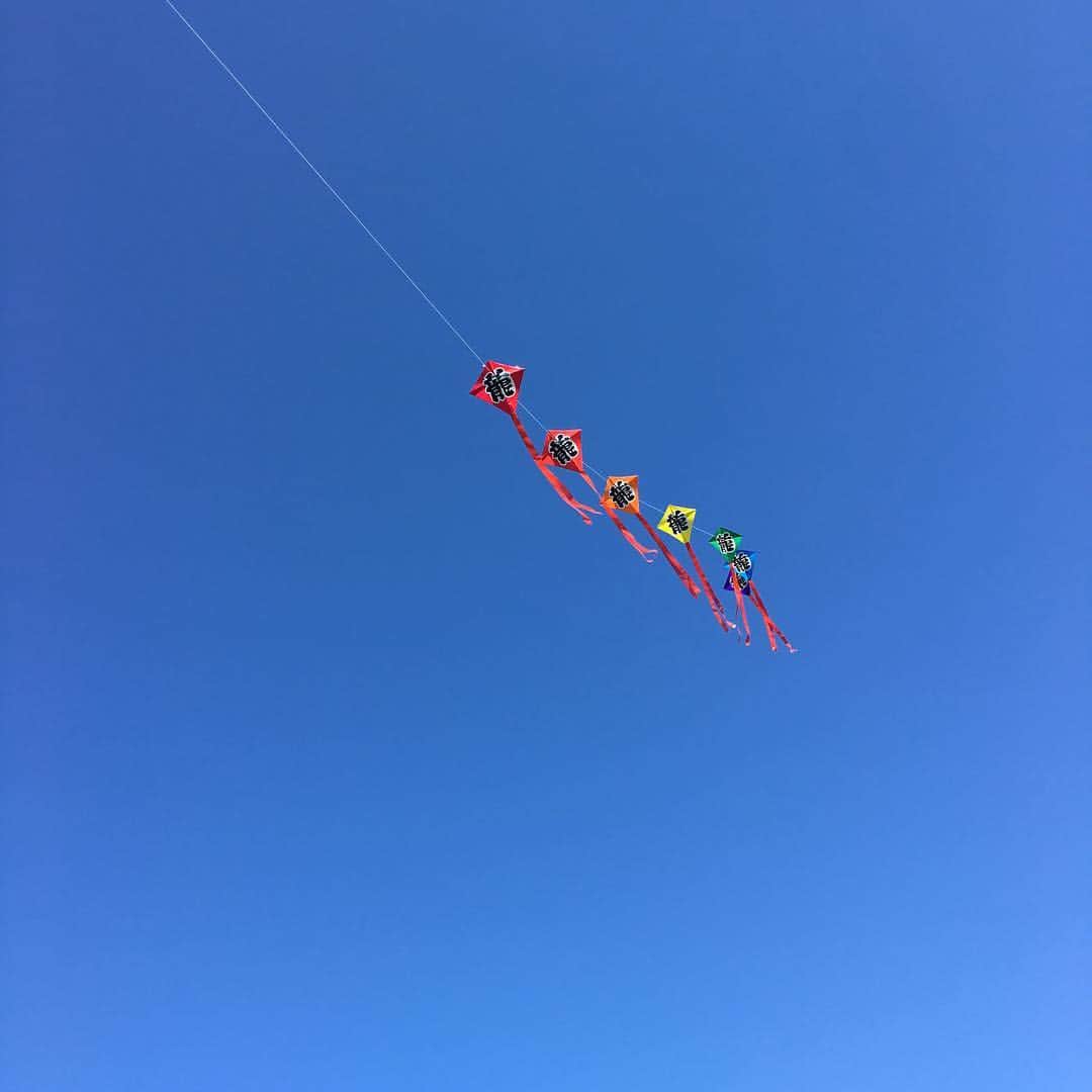 ILMARIさんのインスタグラム写真 - (ILMARIInstagram)「凧上げの写真ばっかりすみません、久々過ぎでテンション上がってしまいました🤣  #凧上げ」1月3日 21時12分 - ilmari_official