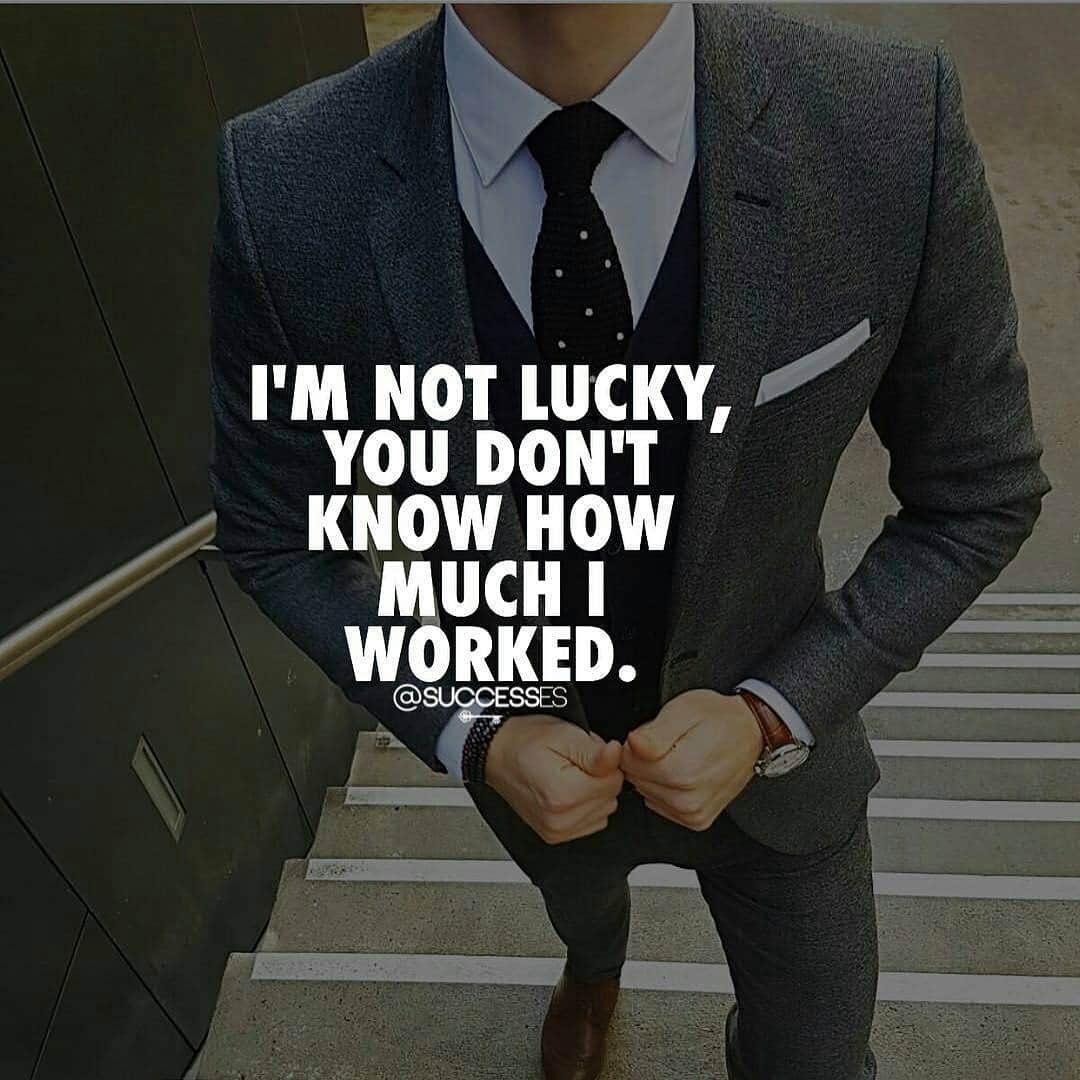 サイモン・ヘルバークのインスタグラム：「Keep working🔝☝ ------------------------------ #successquotes#success#succeses#entreprenuer#sales#salesquotes#inspiration#inspirationalquotes#motivation#motivationalquotes#justdoit#billionaire#money#exoticcars#rich#richlife#money#quotes#neverquit#nevergiveup#selling#business#hardwork#goals」