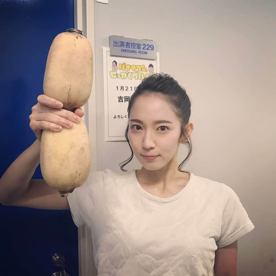 TBSドラマ「カルテット」さんのインスタグラム写真 - (TBSドラマ「カルテット」Instagram)「#おはようございます😁 本日よる6:30〜#バナナマンのせっかくグルメ #吉岡里帆 さん出演致します。#レンコン料理 #とっても美味しそう でした#皆さんいーーーーっぱい食べてました🍲🍴 #カルテット🎻 #tbs火曜10時」1月29日 10時40分 - quartet_tbs