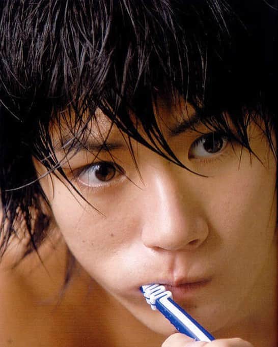 三浦春馬のインスタグラム：「Isn't he just cute #harumamiura #miuraharuma #cute」