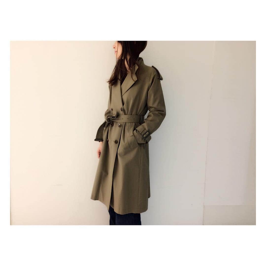アミウのインスタグラム：「NO:26301038 COTTON GROSGRAIN COAT Size:36,38 Color:KHAKI,BEIGE  amiwshinjyuku 03-6279-4604  #amiw#coat#trenchcoat #fashion #coordinate」