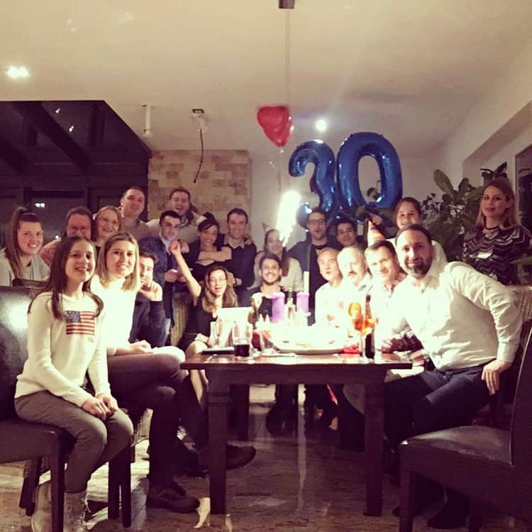 ゴイコ・カチャルのインスタグラム：「The best surprise ever.... Family,Friends,Love.....」