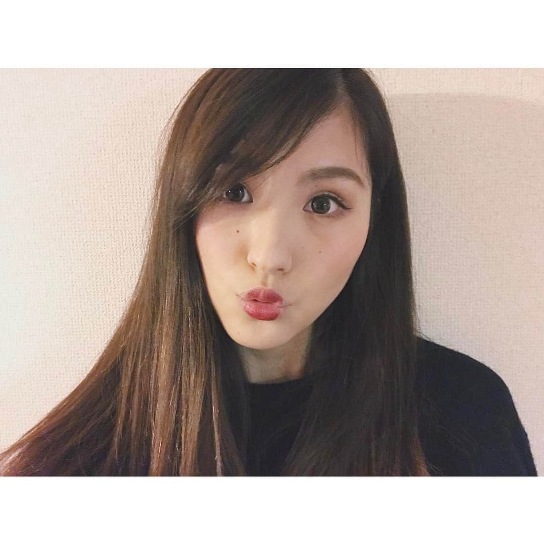 のインスタグラム：「≫ メイク で 遊んでみた。 バカ殿風 リップ で 斬新 な 抜け感。 ≫ #make #makeup #redlips #funnymakeup #fun #メイク #メイクで遊ぶの巻 #心の師匠 #志村けん さん #バカ殿 #バカ殿メイク #奈津美」