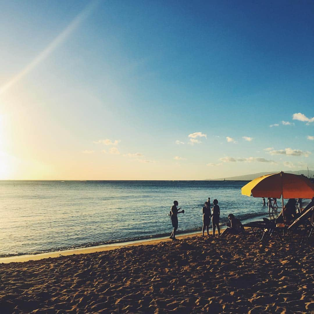 #RINKAgramHawaiiのインスタグラム：「どこを切り取っても絵になるハワイのビーチ🏖 . #rinkagramhawaii #rinkagram #hawaiibeach」