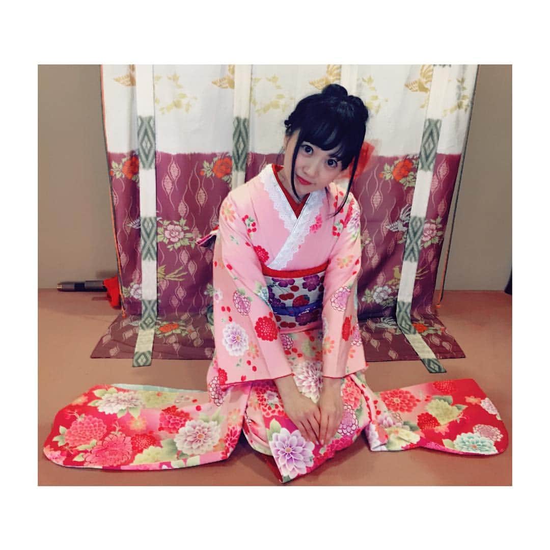 浜田翔子さんのインスタグラム写真 - (浜田翔子Instagram)「#振袖 成人式の時の振袖 きっと着おさめ。 成人式の時両親からのプレゼント(*´꒳`*)✨👘」1月30日 15時49分 - shoko_hamada