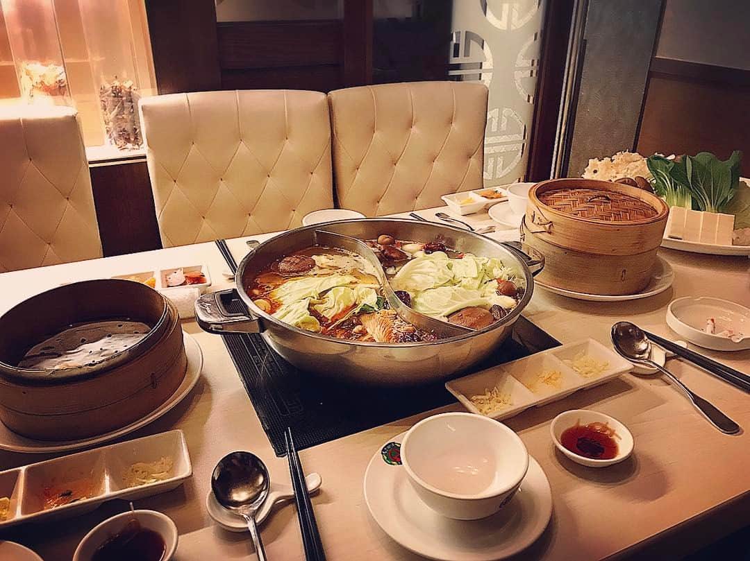 吉田愛璃のインスタグラム：「定期的に火鍋でデトックス作戦👍🏻 #天香回味 #火鍋はココ #六本木」