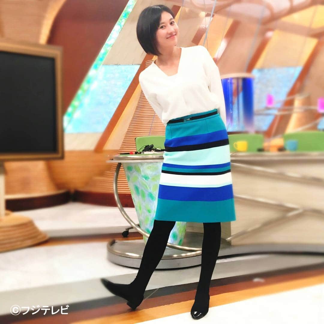 フジテレビ「とくダネ！」のインスタグラム：「今日の菊川さんはゆったりブラウスにタイトスカートでバランス感を意識 カラフルなマルチボーダーのスカートは春の新作です♪ #菊川怜 #とくダネコーデ #どんなセリフが合うでしょう #とくダネ大喜利 #ファッション #コーディネート #マルチボーダー #タイトスカート #今日のコーデ #コーデ #大喜利 #2017 #1月31日 #火曜日 #とくダネ #tokudane #fujitv 170131」