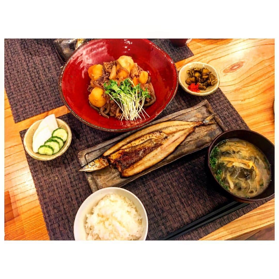 小森純さんのインスタグラム写真 - (小森純Instagram)「夜ご飯*\(^o^)/* #肉じゃが#お味噌汁#さんま#お新香#夜ご飯」1月31日 20時20分 - jun.komori1122