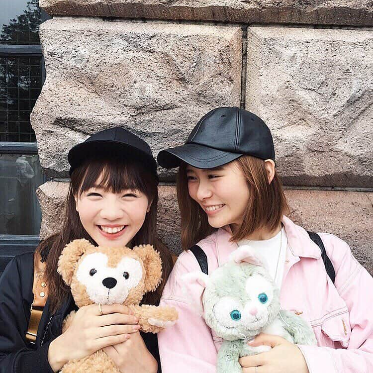 朝日奈央さんのインスタグラム写真 - (朝日奈央Instagram)「😆💓😆 #あみとなお #ディズニーシー #去年の春」1月31日 23時11分 - pop_step_asahi