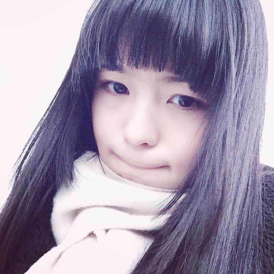 寺嶋由芙さんのインスタグラム写真 - (寺嶋由芙Instagram)「前髪を切りすぎたおもちのモノマネだよ(ﾟωﾟ) #似てる」1月9日 16時45分 - yufu_terashima