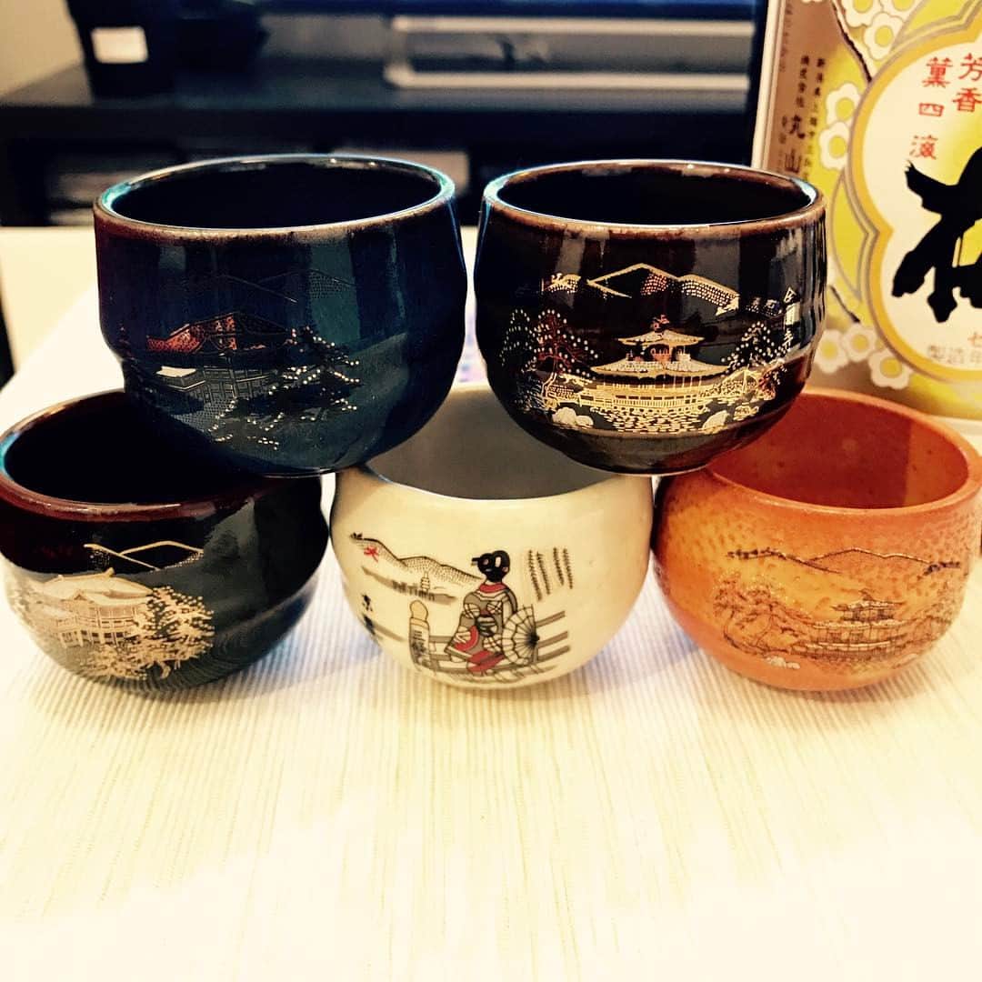 山中拓也さんのインスタグラム写真 - (山中拓也Instagram)「一目惚れで買ったおちょこたち。 素敵すぎる。。 #５つも1人で使えないからお家で日本酒会したい」1月10日 18時50分 - oraltakuya