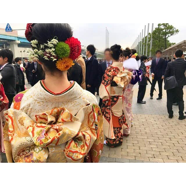 今田美桜さんのインスタグラム写真 - (今田美桜Instagram)「*** hairはbluesのみなさまに。 生花ですっごく華やかにしてもらった🌻 オキニイリ💗 ありがとうございました🌟」1月12日 11時19分 - imada_mio