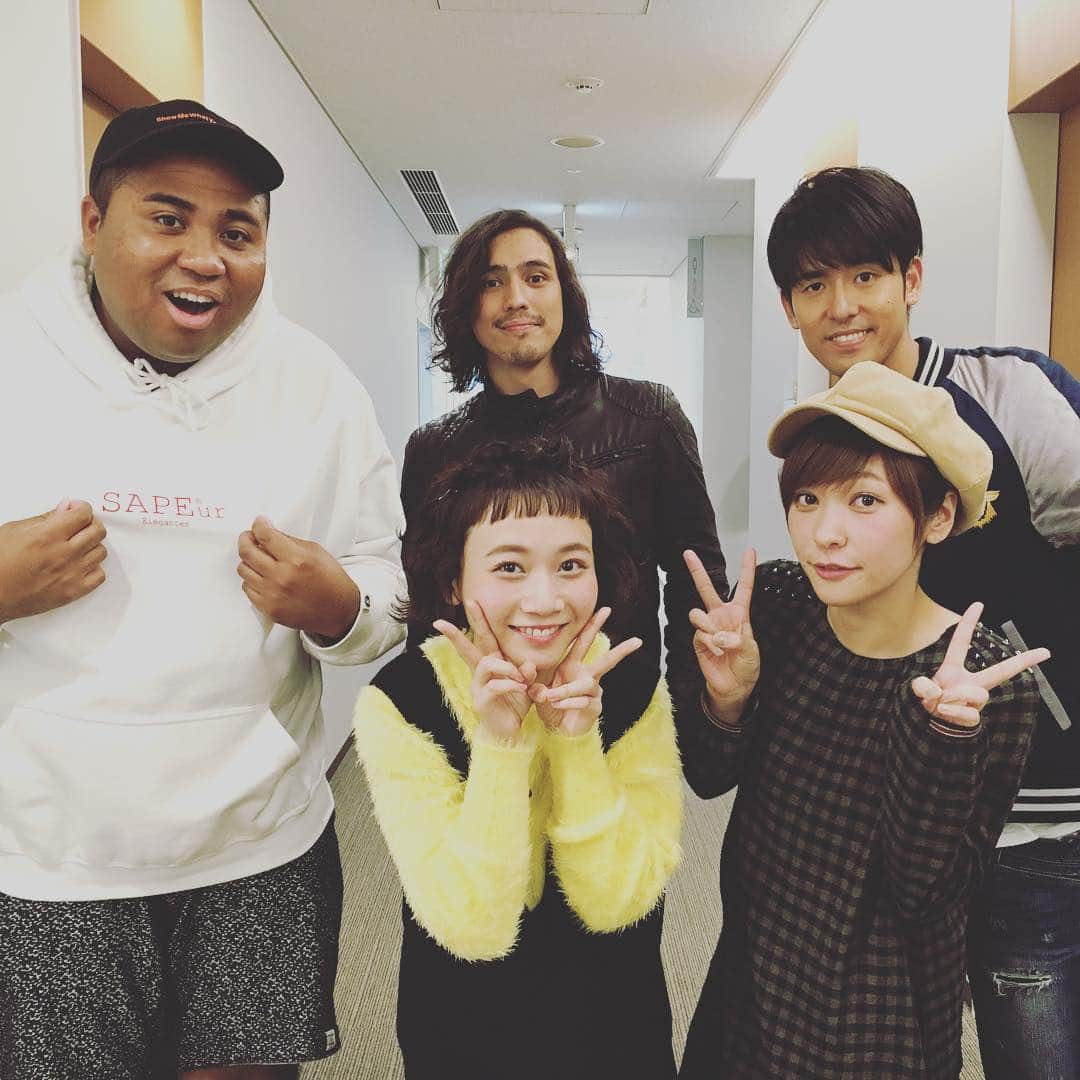 アントニーのインスタグラム：「今日はSONGTOWNだったよー 自称準レギュラー頑張って来ました！  #SONGTOWN #三戸なつめ ちゃん #K さん #近藤夏子 ちゃん #野村雅夫 さん #K君とはハモネプぶりで久しぶりにアントニーとまた一緒に歌いたいなと言われた気がしたよ*\(^o^)/*」