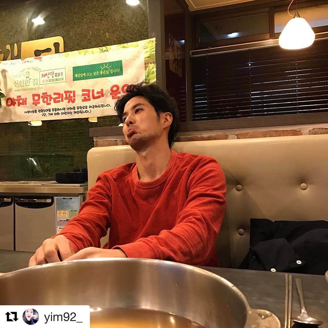 キム・ジソクのインスタグラム：「#Repost @yim92_ with @repostapp ・・・ #멋있다 #김지석 우리오빠 약속이 없다 그러므로 우리도 약속이 없다 또르르....⭐️」