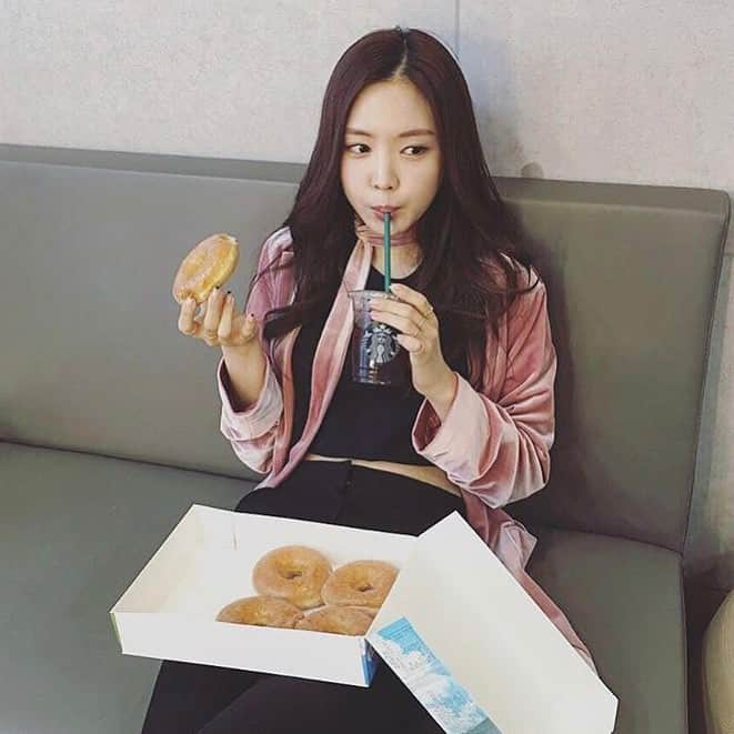 ソン・ナウンさんのインスタグラム写真 - (ソン・ナウンInstagram)「Yum」1月12日 20時18分 - apinksonaeun