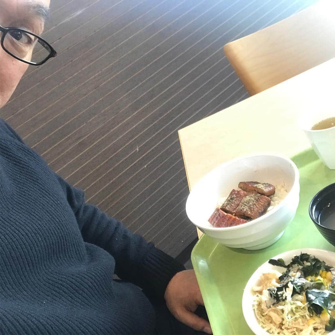 わっしー教授さんのインスタグラム写真 - (わっしー教授Instagram)「昨日職員食堂で、教職員特別ランチの鰻丼を食べたが、予想よりも美味しかった。高いだけはある。」1月13日 7時40分 - wassiitoyo