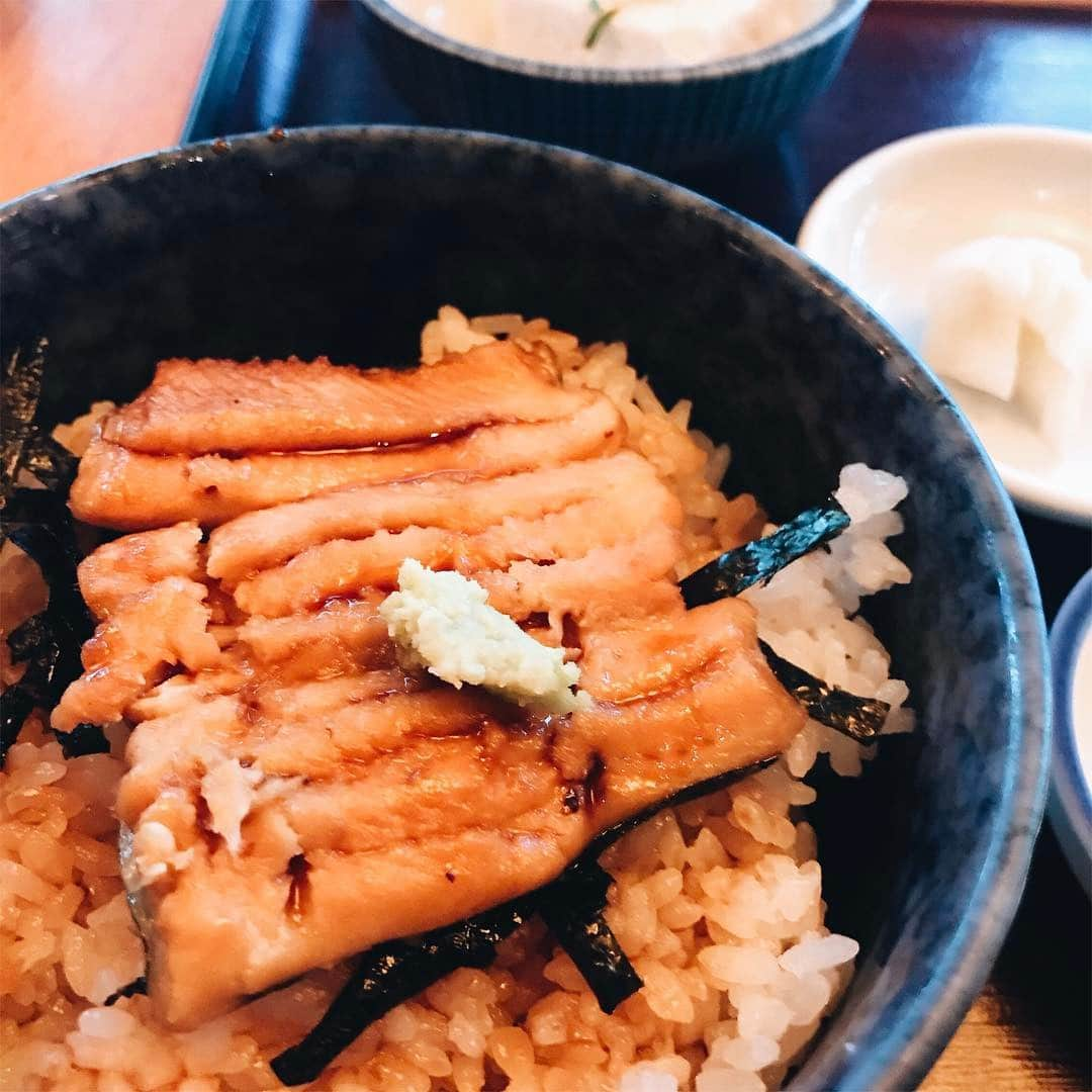 丼レコのインスタグラム：「#穴子丼 #ハシュレコ #hashreco #あなご #穴子 #脂がのってます #絶品 #ランチ #lunch #instafood #japanesefood #food #お昼ごはん #tokyo #happy #おひるごはん #japan #foodstagram #渋谷 #shibuya #丼レコ #丼 #おいしい #delistagrammer」