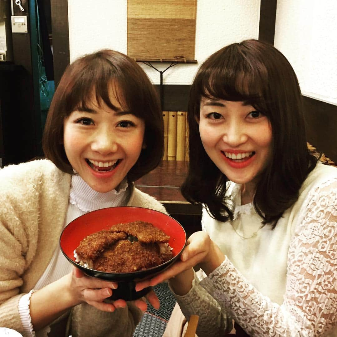 中山裕子さんのインスタグラム写真 - (中山裕子Instagram)「福井話② やっぱり美味しいソースカツ丼♫ それと局長オススメの寄せ鍋うどんをいただきました✨  #中山裕子 #福井市 #福井 #福井県 #佐佳枝亭 #順化 #寄せ鍋うどん #うまし #ソースカツ丼 #やっぱり福井の食は違う #局長撮影 #齋藤沙弥香 #感謝 #ありがとうございました #fukui」1月15日 0時25分 - yuko_nakayama_official