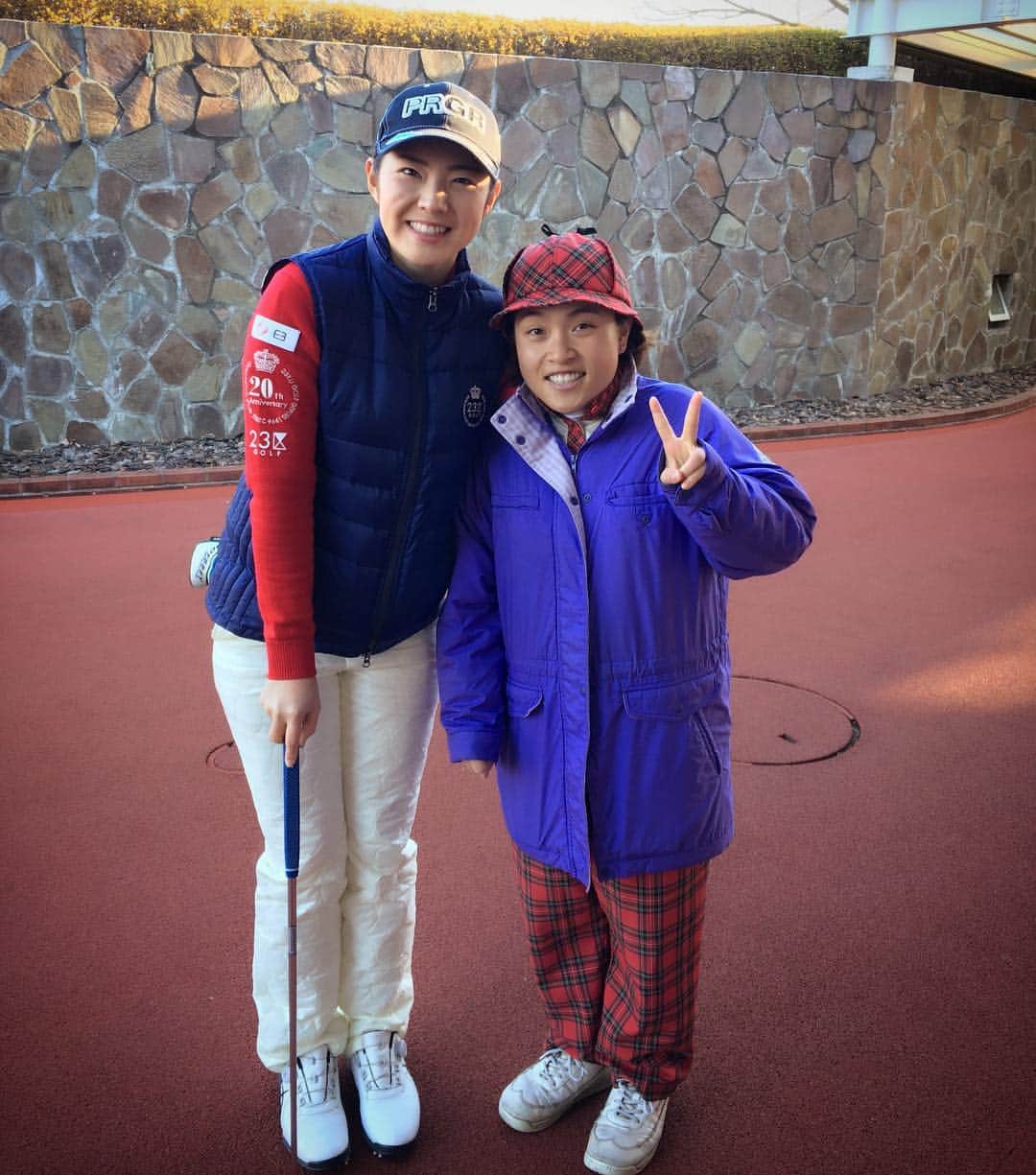 辻梨恵さんのインスタグラム写真 - (辻梨恵Instagram)「今日はスリーハンドレッドクラブでゴルフでした⛳️ お友達がここでキャディーさんやってます😊♪ #スリーハンドレッドクラブ #キャディーさんの洋服可愛い」1月15日 18時52分 - s2.golf
