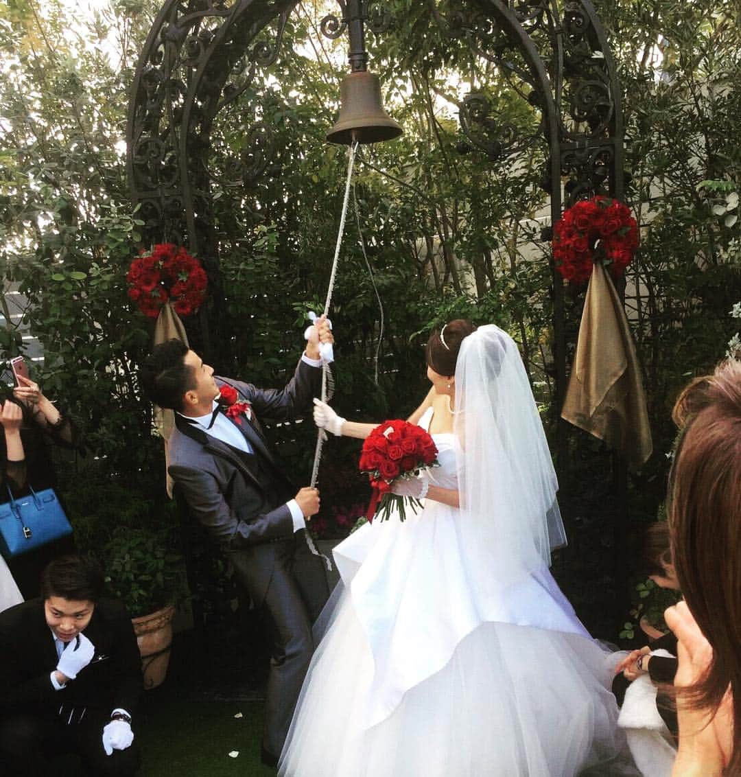中村駿介のインスタグラム：「いやー本当に良い結婚式だった。  行けてよかったーー😭😭 #チキン肌  改めておめでとうなお#あいぼ  次は誰？？」