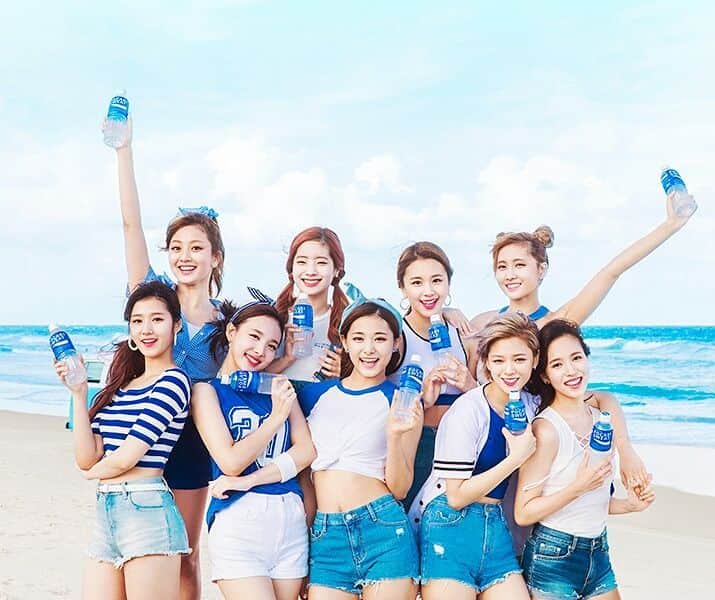 ミナのインスタグラム：「[PIC] 170116 TWICE X Pocari Sweat」