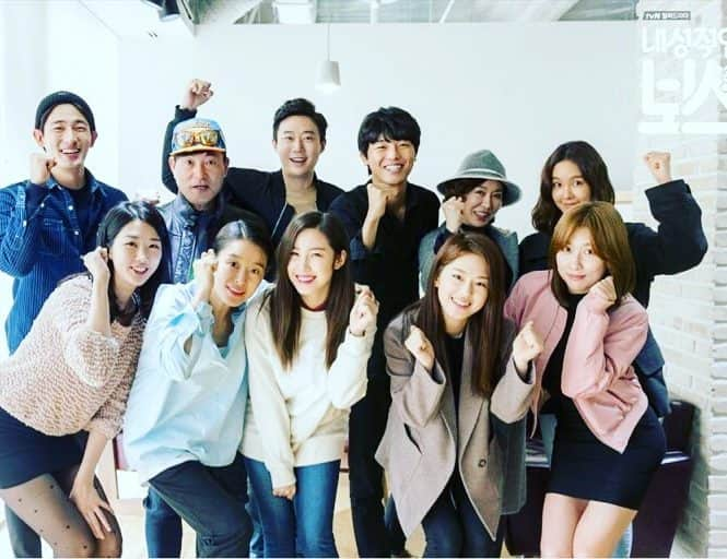 イ・ハヌィさんのインスタグラム写真 - (イ・ハヌィInstagram)「드디어오늘첫방!! #내성적인보스!! tvN 월ᆞ화 저녁 11시 나는또여주인공박혜수의아빠~뉴욕이발관주인** 기대작  #내성적인보스 #송현욱감독 #한동현촬영감독 #tvn #첫방송 #본방사수 #못보면재방사수 #또여주인공아빠 #이재동조명감독 #박혜수 #연우진 #허영지 #허정민 #예지원」1月16日 19時44分 - hanwi.lee