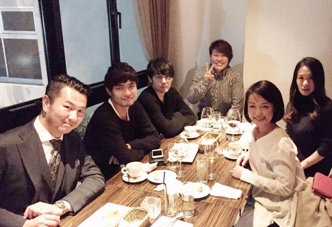のインスタグラム：「食事してきました^_^ . 心理カウンセラー小高千枝さん ナカイの窓演出 黒川高さん flumpoolの小倉誠司さん ロンドンオリンピックメダリスト杉本美香さん . 色んなお話させて頂き、すごく楽しかったです^_^ . #小高千枝さん #黒川 高さん #小倉誠司さん #杉本美香さん #心理カウンセラー#ナカイの窓#flumpool#ロンドンオリンピックメダリスト#楽しすぎ#爆笑#instagood #instadaily #22 #emg plus」