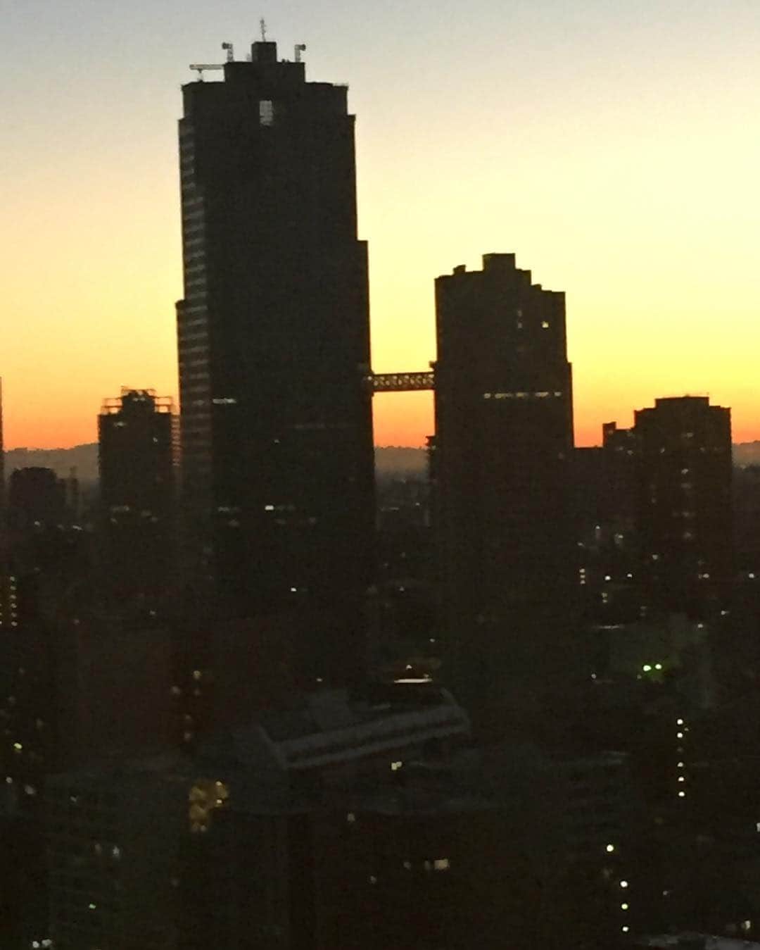 中西俊夫さんのインスタグラム写真 - (中西俊夫Instagram)「皆に良い一日でありますように。 世界が平和でありますようにと 素直に思える朝焼け」1月18日 6時31分 - thetycoontosh