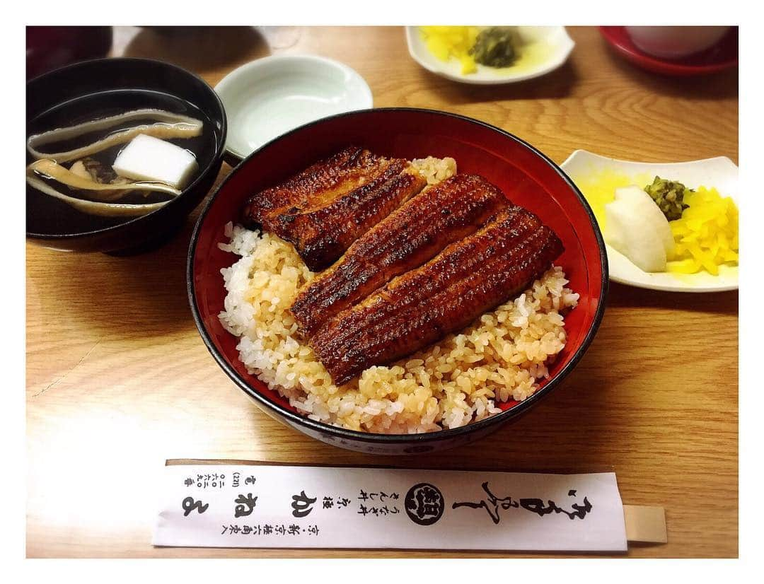 Mr.Dのグルメ日記さんのインスタグラム写真 - (Mr.Dのグルメ日記Instagram)「#かねよ 【メニュー】 #鰻丼 ¥2,800 #きも吸い ¥350  #京都#kyoto#京極 #グルメ #男飯#晩御飯#晩ごはん#夕食#夕飯#外食#京都巡り#京料理 #kyotofood #japanesefood #food #foodporn #foodpic #foodphoto #instaphoto #delistagrammer #eat#yom#yummy#delicious」1月18日 9時39分 - d_grumerog