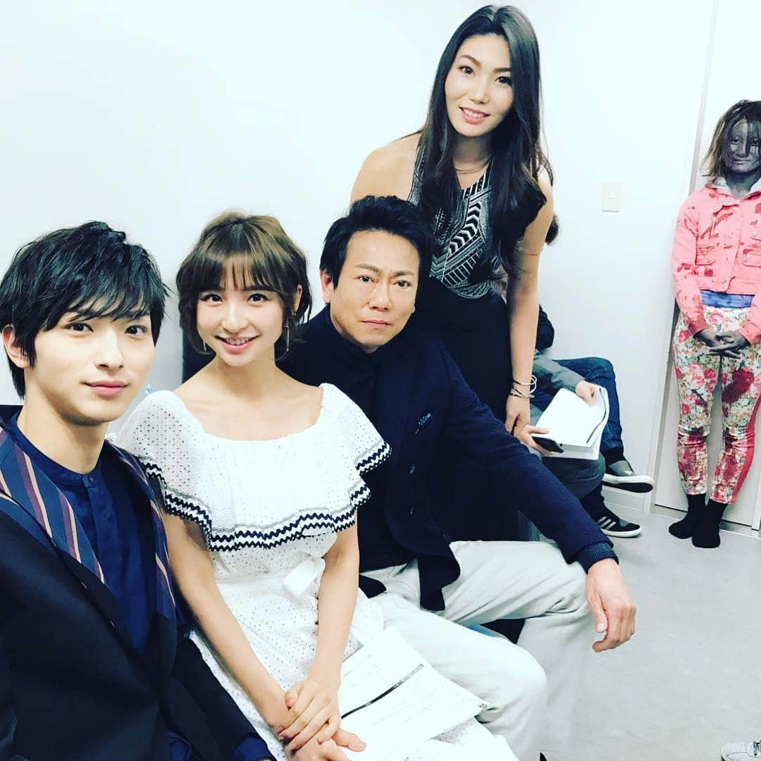 篠田麻里子さんのインスタグラム写真 - (篠田麻里子Instagram)「舞台『BIOHAZARD THE Experience』の製作発表 2/10(金)〜26(日)ZEPPブルーシアター六本木 3/4(土)・3/5(日)新神戸オリエンタル劇場  で計19公演行ないます。 是非お気軽に超体感型ステージに遊びに来てください！ 恐怖と感動をお届け致します！ http://www.biohazard-stage.com #後ろ」1月18日 20時23分 - shinodamariko3