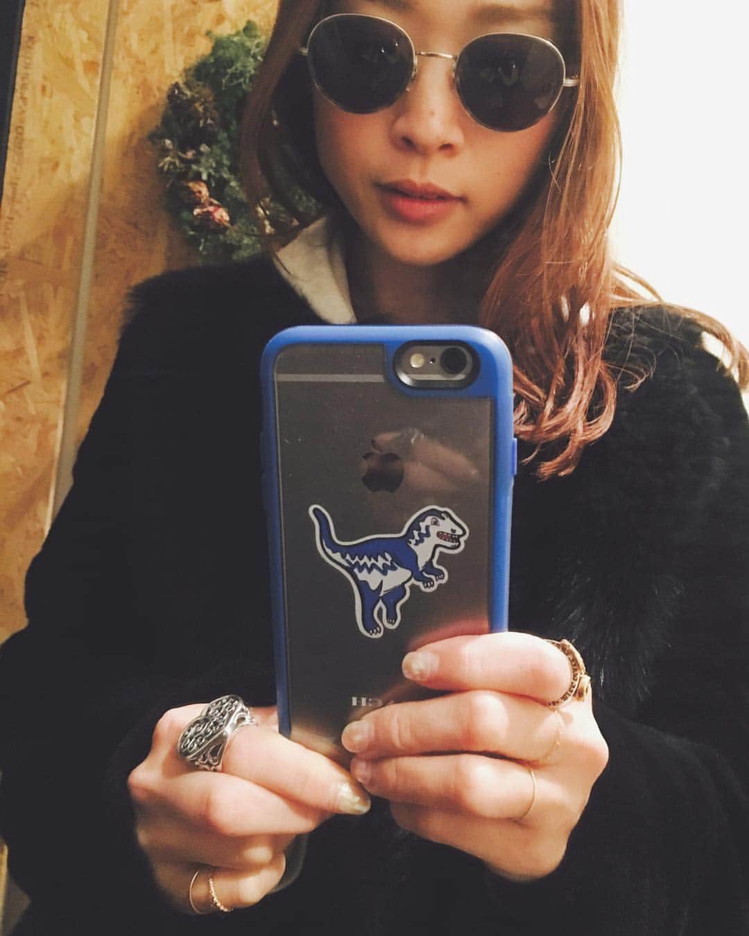 野尻美穂のインスタグラム：「恐竜かわいい📱💕 #iphoneケース #casetify #coach #colette #このシリーズかわいすぎる #iphone6S #私のビルウォールシリーズ」