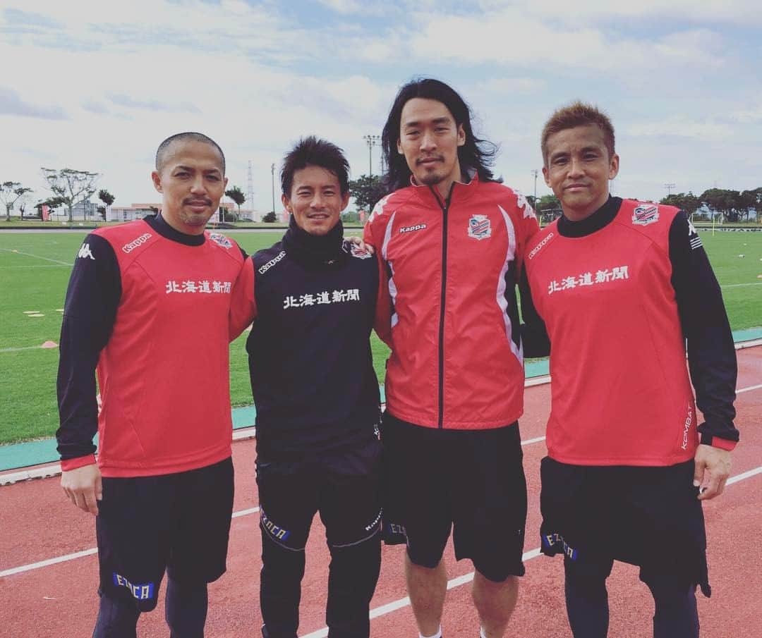 稲本潤一さんのインスタグラム写真 - (稲本潤一Instagram)「沖縄合宿中⚽️ #4人同じ歳 #小野伸二 #サッカー小僧 #福富信也 #チームビルディング講師 #増川隆洋 #多分前世はプロレスラーw」1月18日 12時53分 - junichi_inamoto17