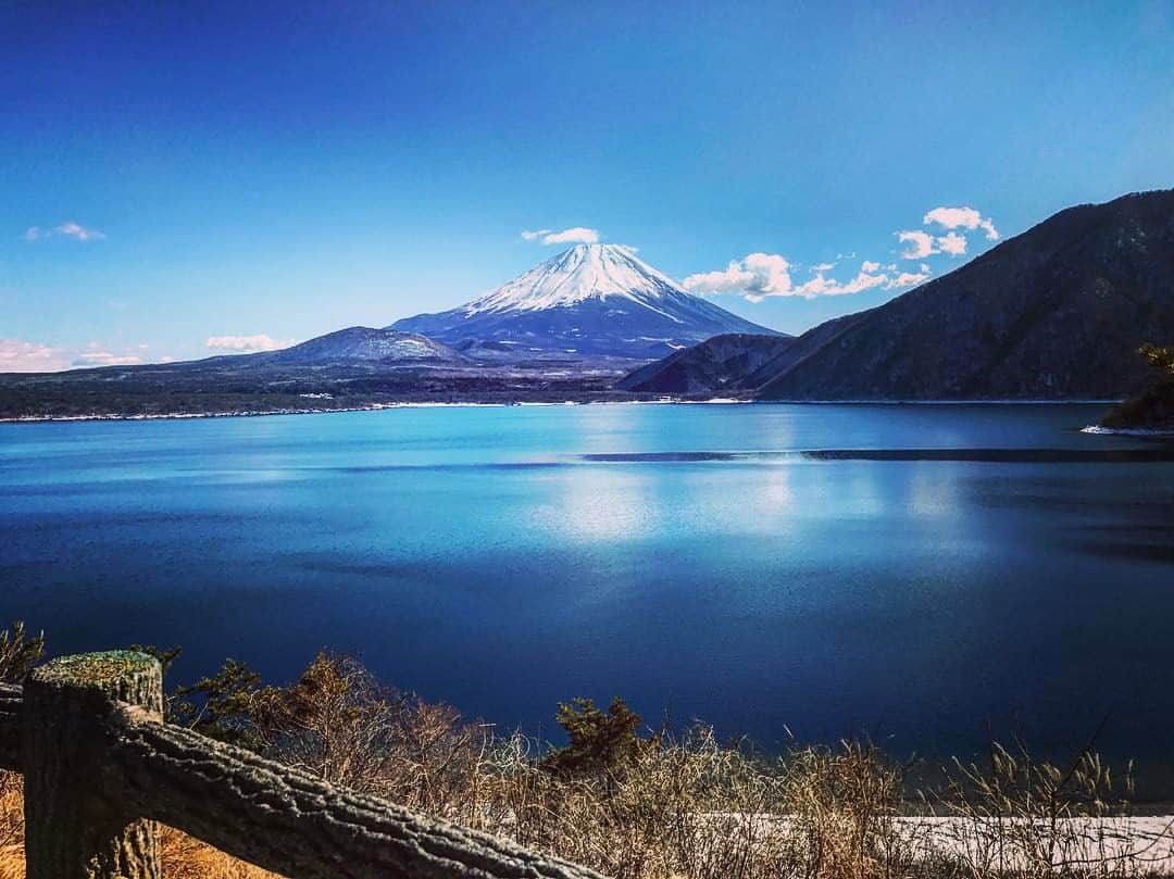 吉田愛璃のインスタグラム：「🗻❄️☀️ #富士山」