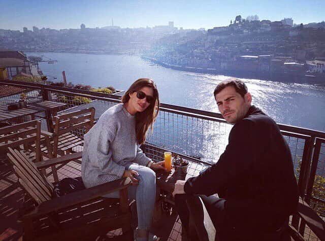 サラ・カルボネロのインスタグラム：「🍹☀️」