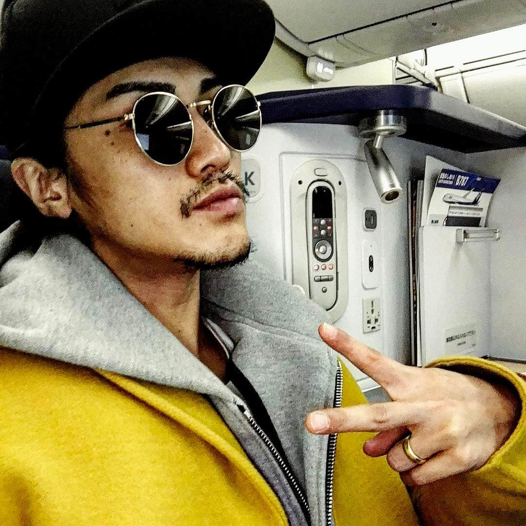 赤西仁さんのインスタグラム写真 - (赤西仁Instagram)「Like this yellow gear. #Yellow #Fashion #plane #Yo #Japan #Tokyo」1月20日 2時10分 - jinstagram_official