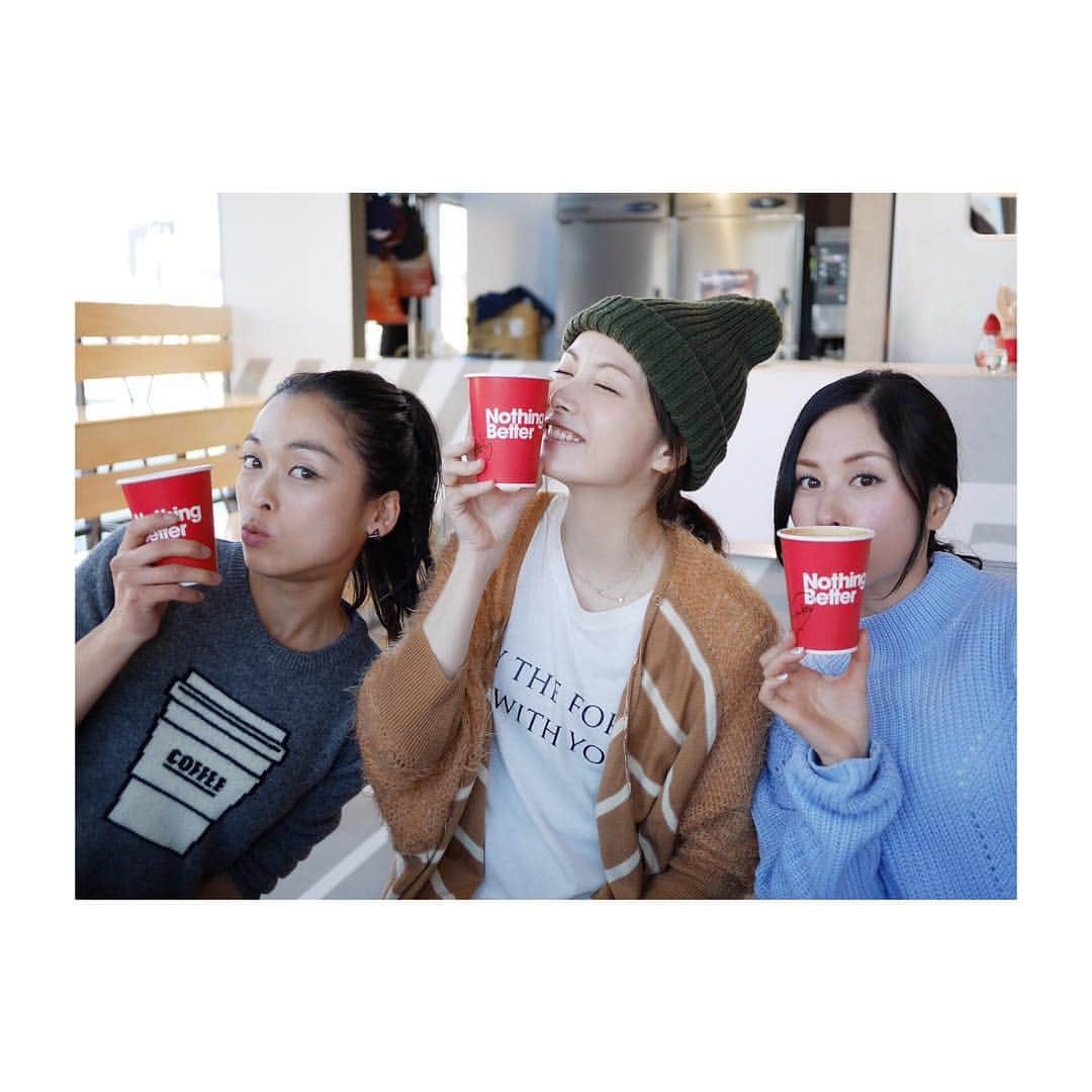 佐藤めぐみさんのインスタグラム写真 - (佐藤めぐみInstagram)「ちゃみのコーヒーを飲みに。 この方も一緒でした！ #海外在住#しずかちゃん！#一時帰国#私たちの出逢いは20年くらい前！笑#中山静香#佐藤めぐみ#わかるひとにはわかる #ふふふ#harajuku#ロ、、ロ、、、 #newbalance #nothingbetter #cafe #coffee #inoasami」1月20日 19時39分 - meguuuuusuke