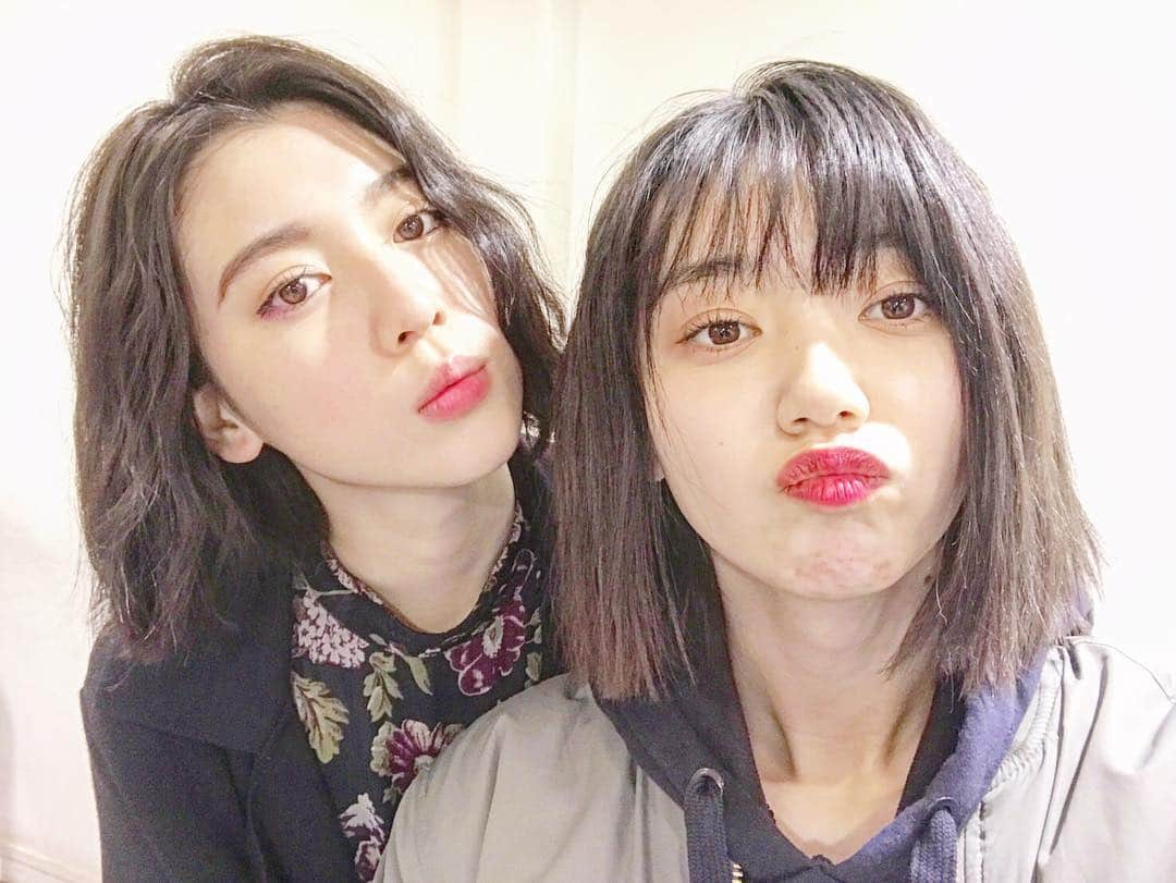 三吉彩花さんのインスタグラム写真 - (三吉彩花Instagram)「本日はSeventeenの撮影☺ 久しぶりに会えた。3分だけ。笑  #みよまな #Seventeen #stニュース  #2人とも成人しました #大人になったね」1月20日 18時00分 - miyoshi.aa