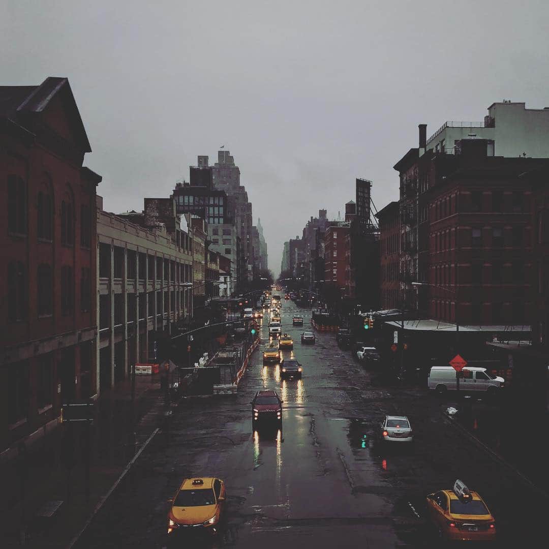 ザック・フリードマンのインスタグラム：「🚕 🚗🚙🚕🚕 🚃🚃🚃🚃🚃」