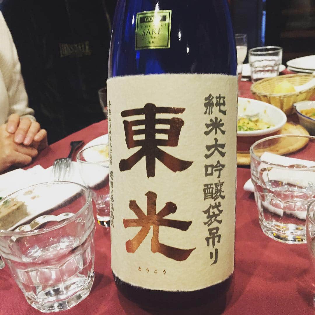 柳下毅一郎さんのインスタグラム写真 - (柳下毅一郎Instagram)「東光純米大吟醸袋吊り！ なんと爽やかな酒だろうか #sake #nihonshu #nihonsyu」1月21日 20時09分 - garth_y