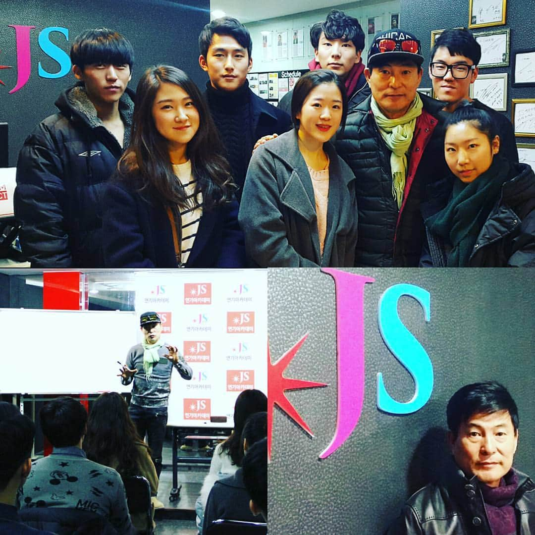 イ・ハヌィさんのインスタグラム写真 - (イ・ハヌィInstagram)「#JS연기아카데미  내가 JS연기아카데미원장으로 지낸지가 2년이되었다.  너무도 열심히하는 우리 연기학원생들!! 배우로서 훨훨날기를 늘 기도한다.  #JS연기아카데미 #연기학원 #강남역 #Just Special!! #JS #데뷔 #등용문 #입시반 #성인반 #진심연기 #역삼동 #이한위원장」1月22日 1時20分 - hanwi.lee