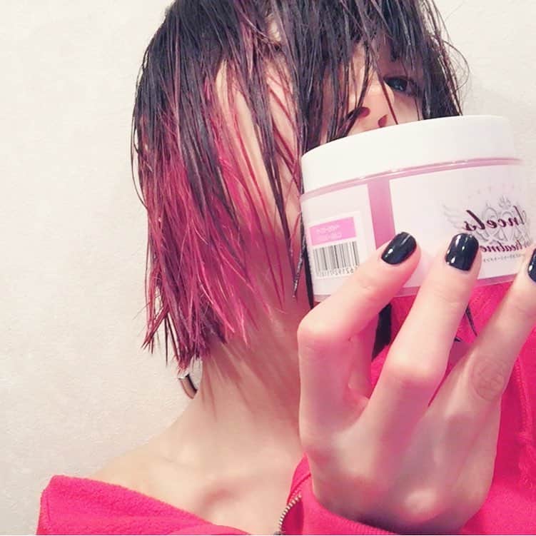 LiSAさんのインスタグラム写真 - (LiSAInstagram)「綺麗なベイビーピンクになりました。 #LiSA #Pink #hair #color #ancels #ベイビーピンク #💮 #りさへあめいく」1月22日 2時20分 - xlisa_olivex
