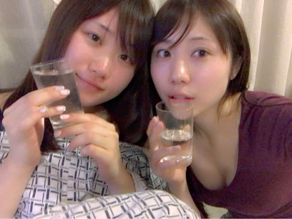 石塚つきみさんのインスタグラム写真 - (石塚つきみInstagram)「御風呂上がりの酔っ払いでガールズトーク😍 ＊ ＊ #travel #japanesegirl #jrskiski #niigata #新潟 #すっぴん #女子会」1月22日 3時18分 - tsukimidesuyo