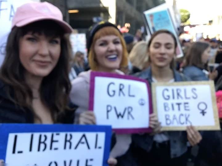 のインスタグラム：「@heatherhmckay @briannemckay marched with 750,000 people today. Felt pretty good @womensmarch」