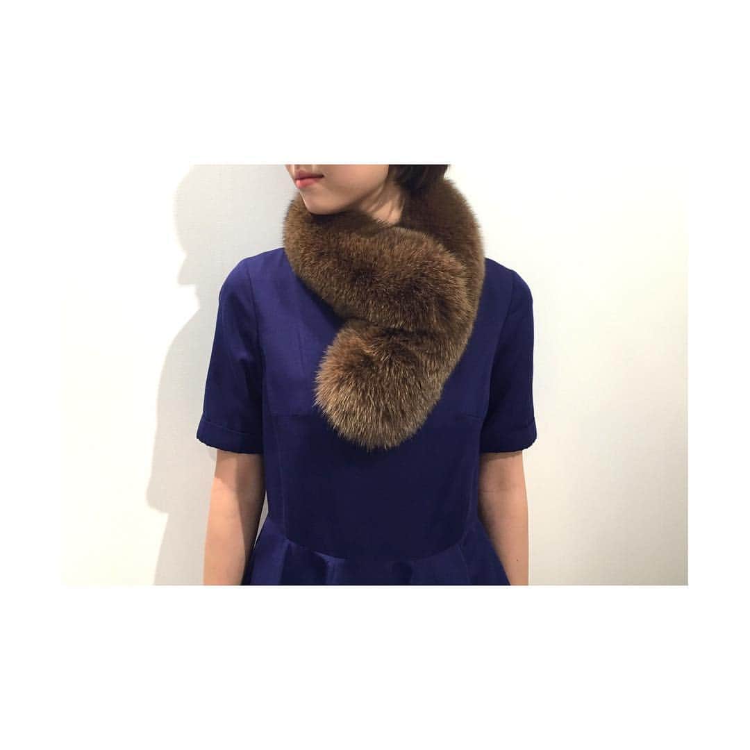アミウのインスタグラム：「FAICE BLUE FOX CHOKER No.76352002 Col.CAMEL,MOCA amiwshinjyuku 03-6279-4604 #amiw#amiwshop#faice#fox#choker#fashion」